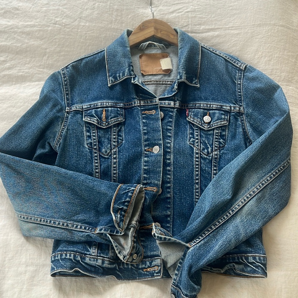 Vintage Levi’s denim jacket size small
